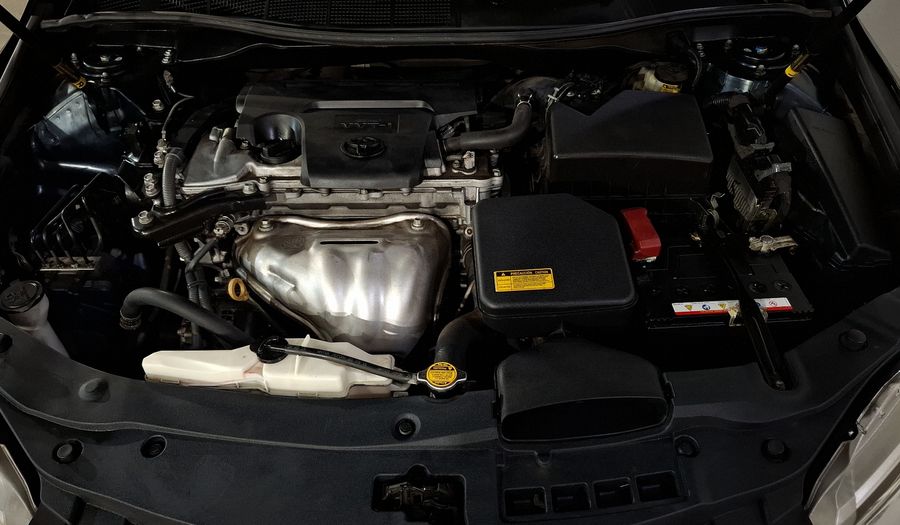 Toyota Camry 2.5 LE 6AT Sedan 2016