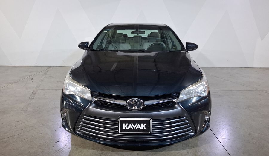 Toyota Camry 2.5 LE 6AT Sedan 2016