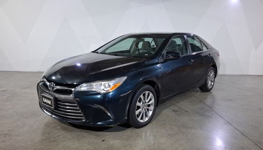 Toyota • Camry