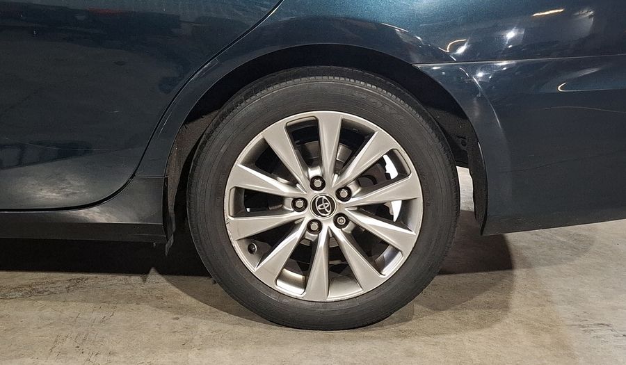 Toyota Camry 2.5 LE 6AT Sedan 2016