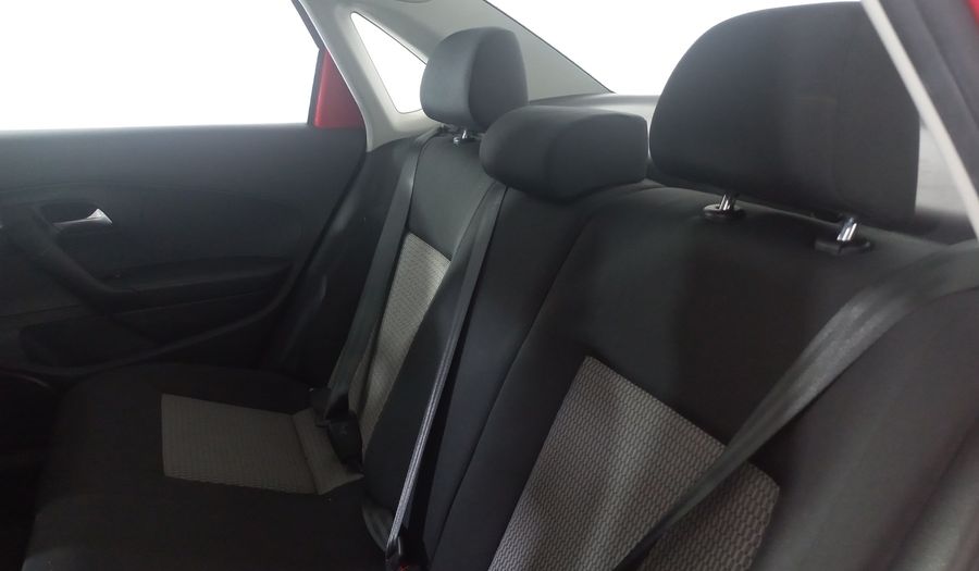 Volkswagen Vento 1.6 ACTIVE TIPTRONIC Sedan 2014