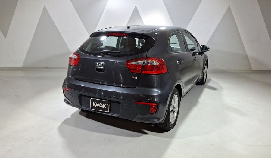 Kia Rio 1.6 EX MT Hatchback 2017