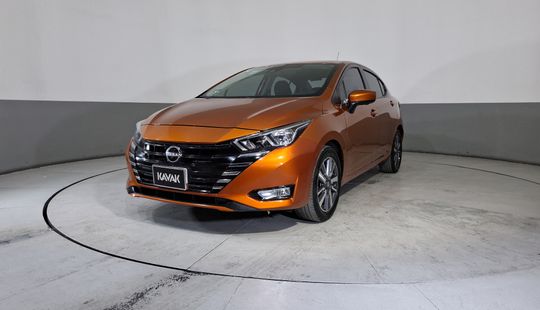 Nissan • Versa