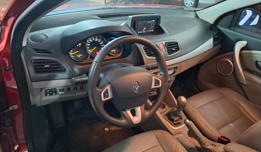 Renault Fluence 2.0 PRIVILEGE Sedan 2012