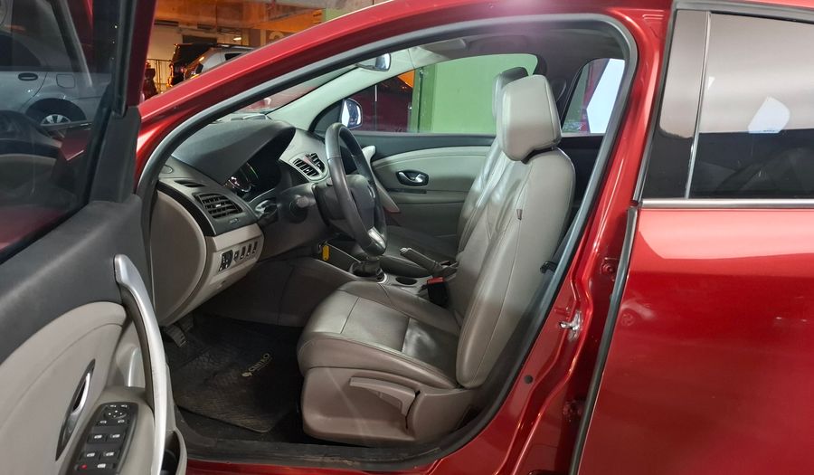 Renault Fluence 2.0 PRIVILEGE Sedan 2012