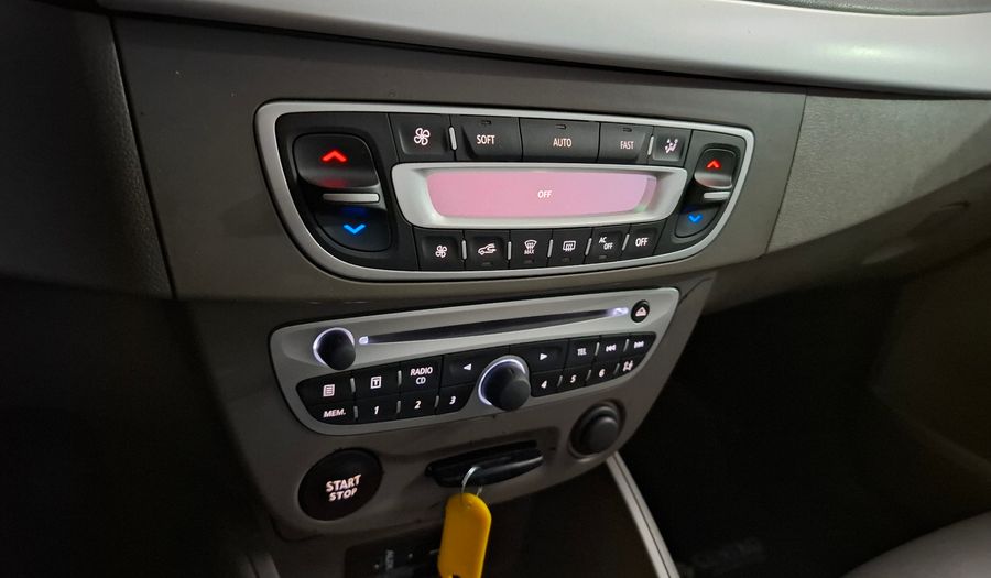 Renault Fluence 2.0 PRIVILEGE Sedan 2012