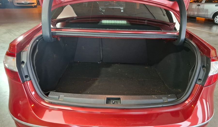 Renault Fluence 2.0 PRIVILEGE Sedan 2012