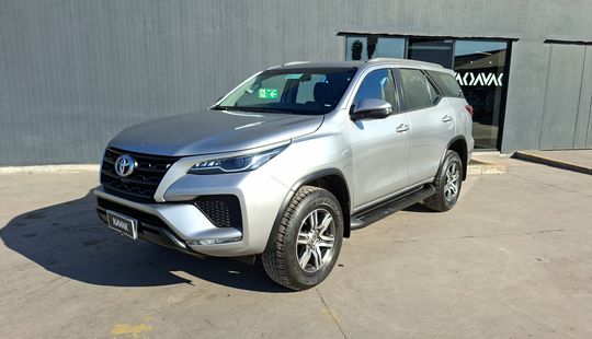 Toyota • Fortuner