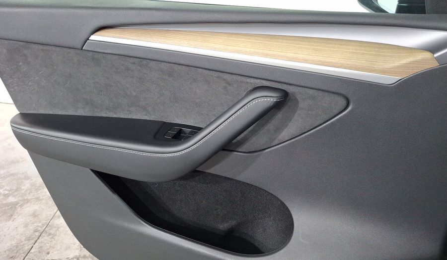 Tesla Model Y BEV 75KWH PERFORMANCE AUTO 4WD Suv 2023