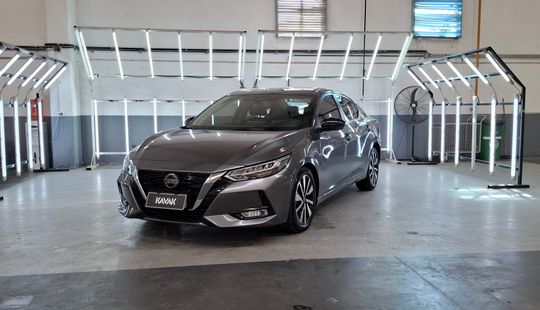 Nissan • Sentra