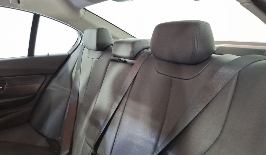 Bmw Serie 3 2.0 320IA SPORT LINE Sedan 2014