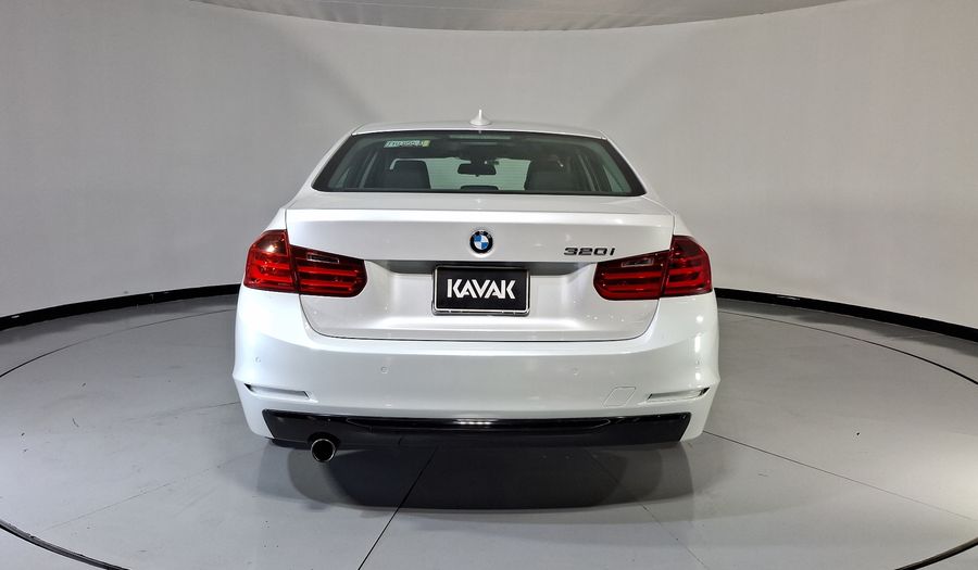 Bmw Serie 3 2.0 320IA SPORT LINE Sedan 2014