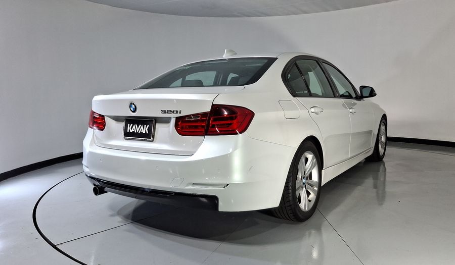 Bmw Serie 3 2.0 320IA SPORT LINE Sedan 2014
