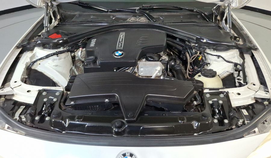 Bmw Serie 3 2.0 320IA SPORT LINE Sedan 2014