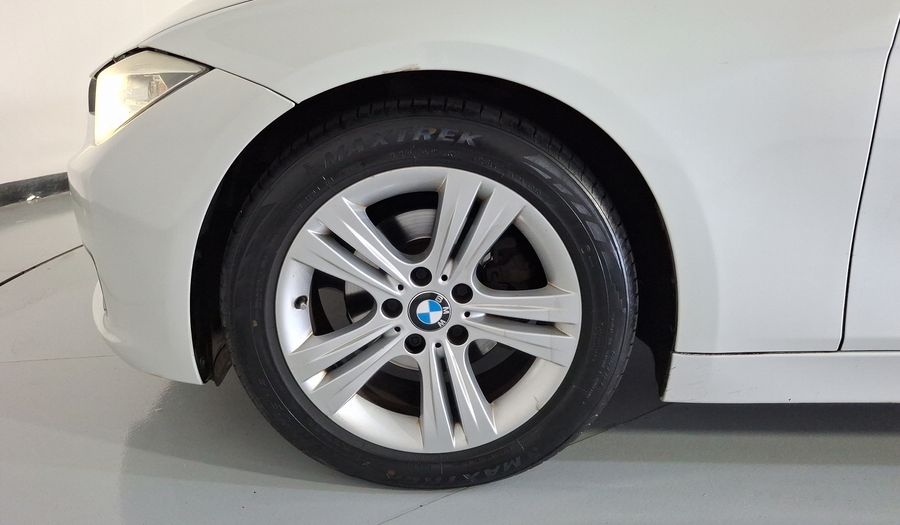 Bmw Serie 3 2.0 320IA SPORT LINE Sedan 2014