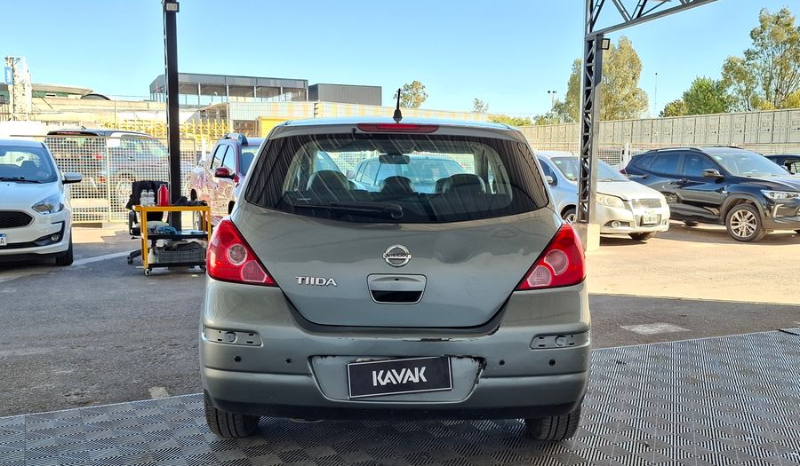 Nissan Tiida 1.8 TEKNA Hatchback 2011