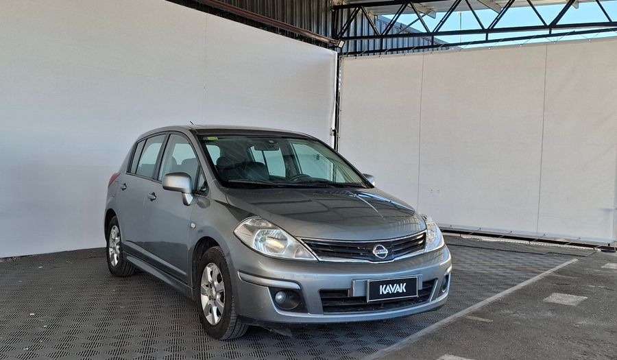 Nissan Tiida 1.8 TEKNA Hatchback 2011