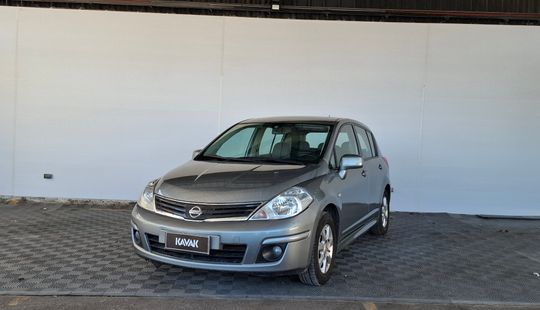 Nissan • Tiida