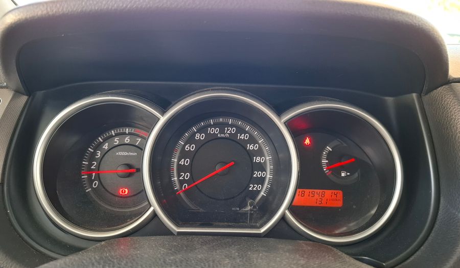 Nissan Tiida 1.8 TEKNA Hatchback 2011