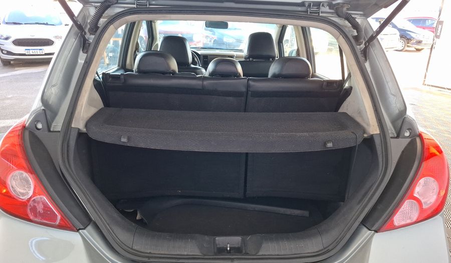 Nissan Tiida 1.8 TEKNA Hatchback 2011