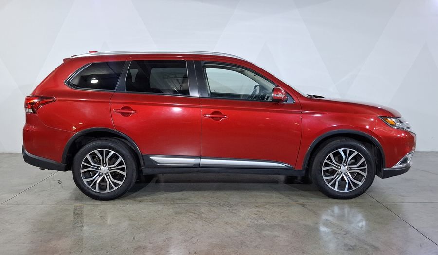 Mitsubishi Outlander 2.4 SE + Suv 2017
