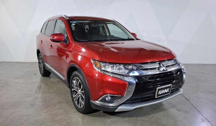 Mitsubishi Outlander 2.4 SE + Suv 2017