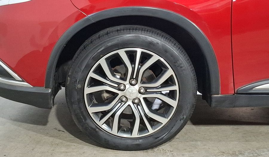 Mitsubishi Outlander 2.4 SE + Suv 2017