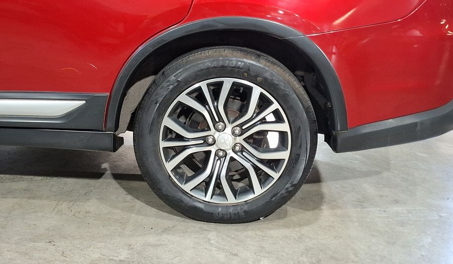 Mitsubishi Outlander 2.4 SE + Suv 2017