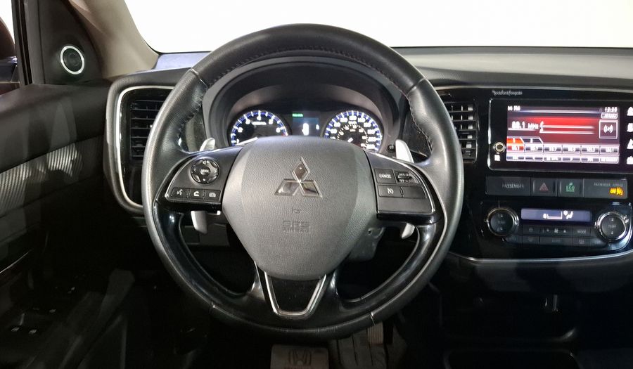 Mitsubishi Outlander 2.4 SE + Suv 2017