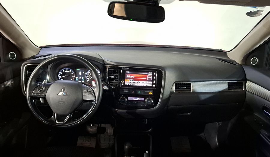 Mitsubishi Outlander 2.4 SE + Suv 2017