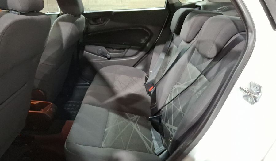 Ford Fiesta 1.6 S MT Sedan 2015