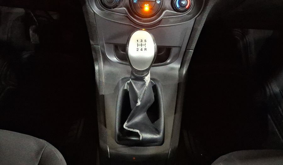 Ford Fiesta 1.6 S MT Sedan 2015