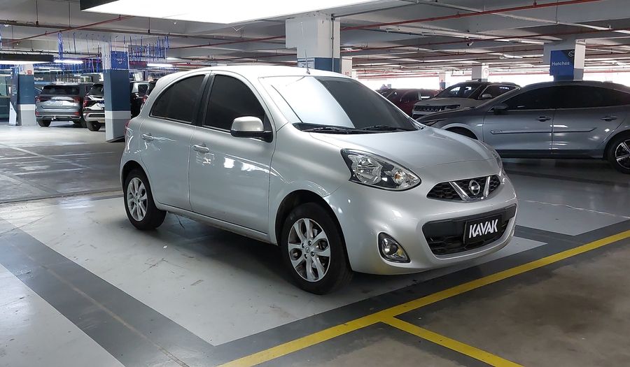 Nissan March 1.6 SV Hatchback 2017