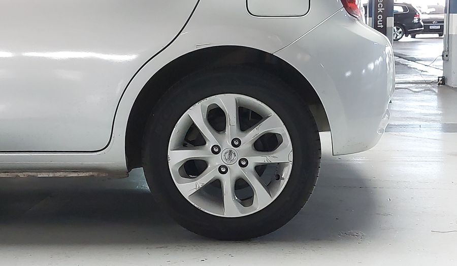 Nissan March 1.6 SV Hatchback 2017