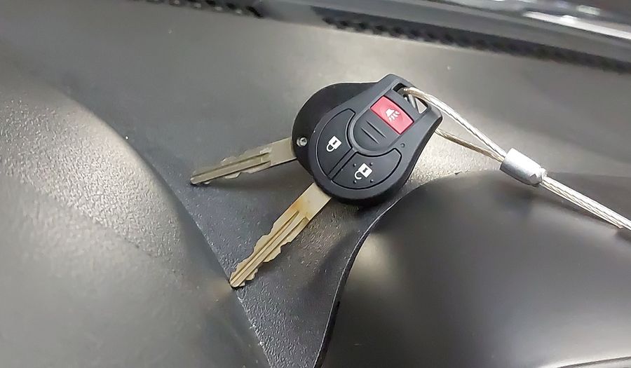 Nissan March 1.6 SV Hatchback 2017