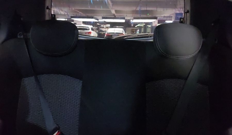Nissan March 1.6 SV Hatchback 2017