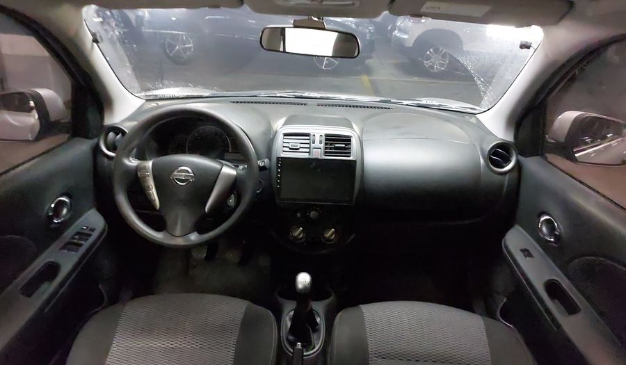 Nissan March 1.6 SV Hatchback 2017