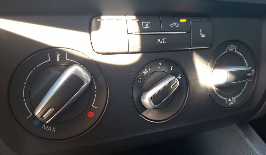 Volkswagen Bora 2.0 TDI ADVANCE Sedan 2017
