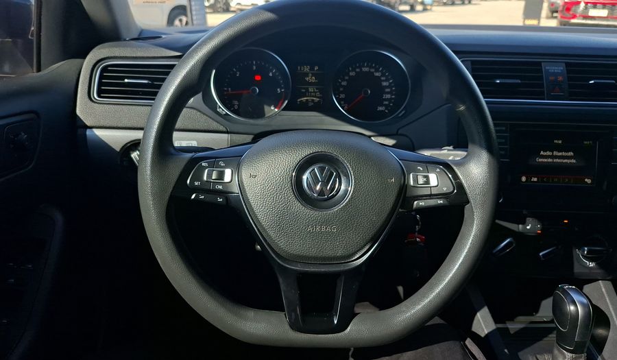 Volkswagen Bora 2.0 TDI ADVANCE Sedan 2017