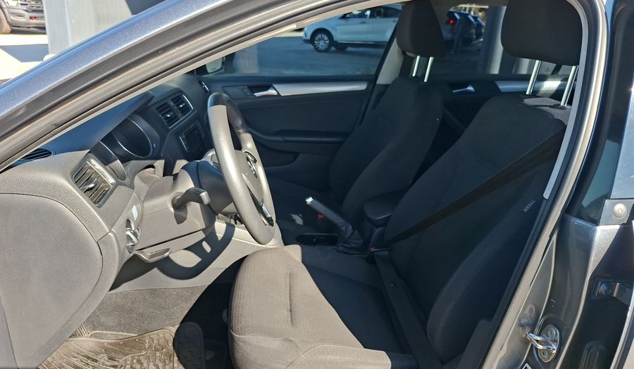 Volkswagen Bora 2.0 TDI ADVANCE Sedan 2017