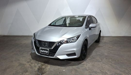 Nissan • Versa