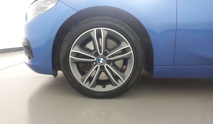 Bmw Serie 1 2.0 120IA SPORT LINE AUTO Sedan 2019