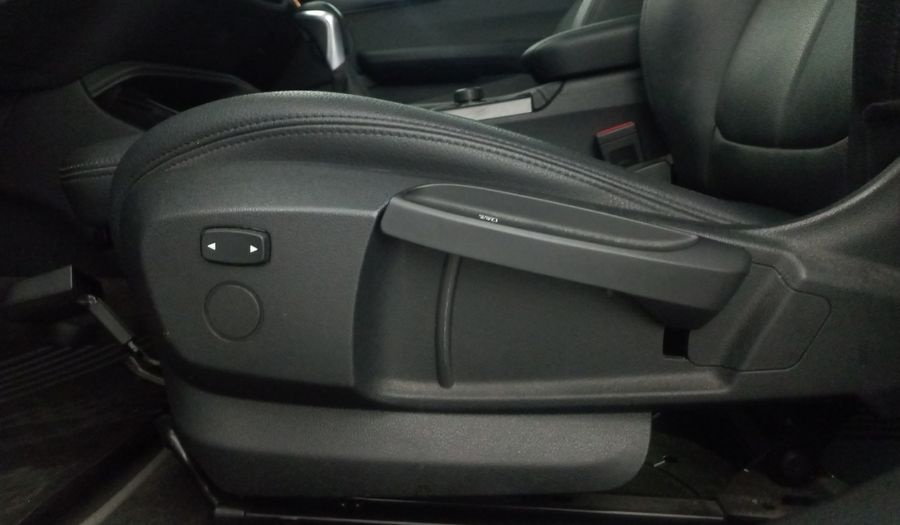 Bmw Serie 1 2.0 120IA SPORT LINE AUTO Sedan 2019