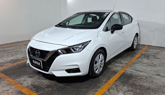 Nissan • Versa