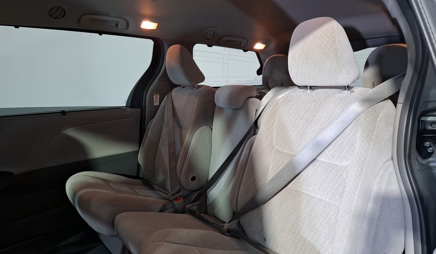 Toyota Sienna 3.5 XLE AUTO Minivan 2019