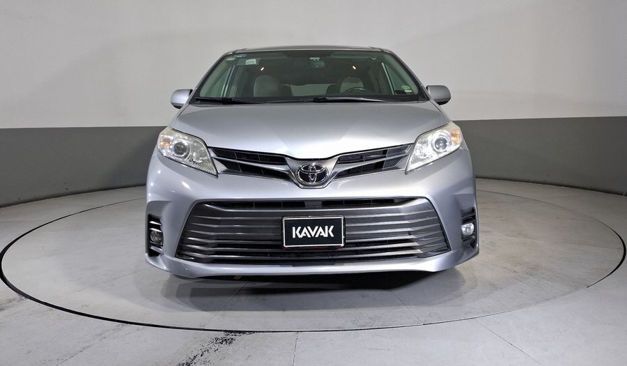 Toyota Sienna 3.5 XLE AUTO Minivan 2019