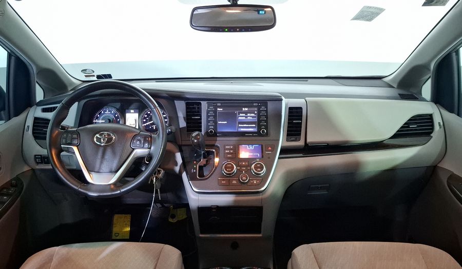 Toyota Sienna 3.5 XLE AUTO Minivan 2019