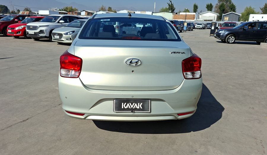 Hyundai Verna 1.4 PLUS Sedan 2022