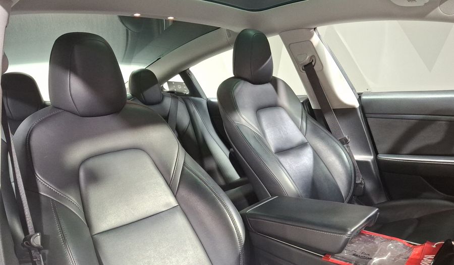 Tesla Model 3 STANDARD RANGE PLUS Sedan 2020