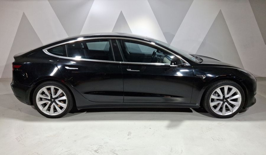 Tesla Model 3 STANDARD RANGE PLUS Sedan 2020